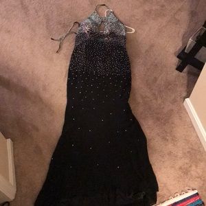 beautiful prom dress!! size 4! only worn once